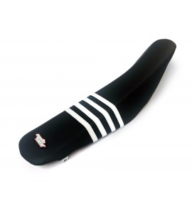 Moto Seat, Sadelöverdrag Stripes, SVART VIT, KTM 17-19 450 EXC-F, 16-18 450 SX-F, 18-19 250 EXC TPI/300 EXC TPI, 17 250 EXC/300 EXC, 17-19 250 EXC-F, 17-18 250 SX, 16-18 250 SX-F, 17-19 350 EXC-F/500 EXC-F, 16-18 350 SX-F, 16-18 125 SX/150 SX, 17-18 125 X