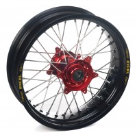 Haan Wheels, Komplett Hjul SM, 4,50, 17", BAK, SVART RÖD, Husqvarna 05-10 SM-R 450/SM-R 510, 04-10 TC 450/TE 450/TE 510, 04-13 TC 250/TE 250, 11-12 TE 125, 05-09 SM-R 610/SMR 630, 11-13 TC 449/TE 449/TE 511, 06-10 TC 510, 09-13 TE 310